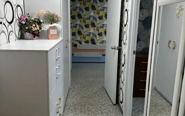 Uyutnaya Dvukhkomnatnaya 20 Minut do Tsentra Flat