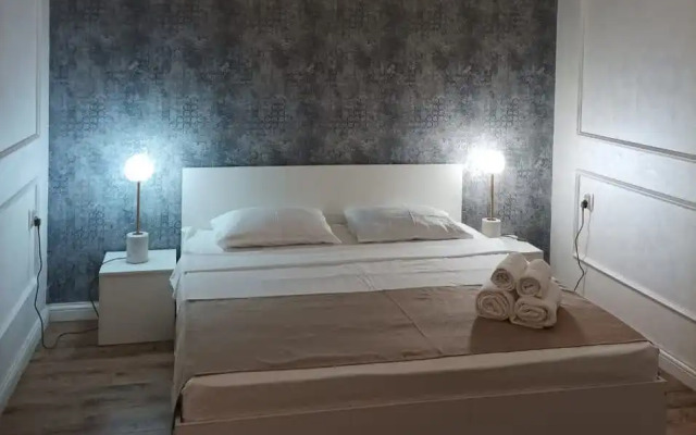 Riverside-Express Hotel