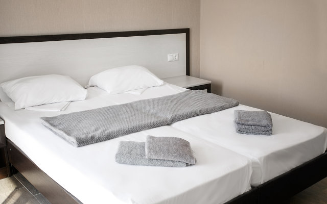 Diamond Delux Guest House