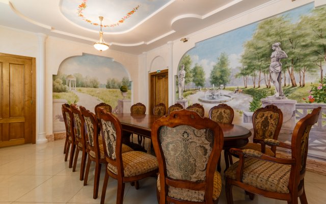 Voznesenskaya Hotel