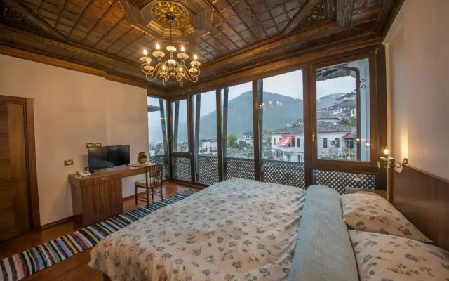 Onufri Hotel