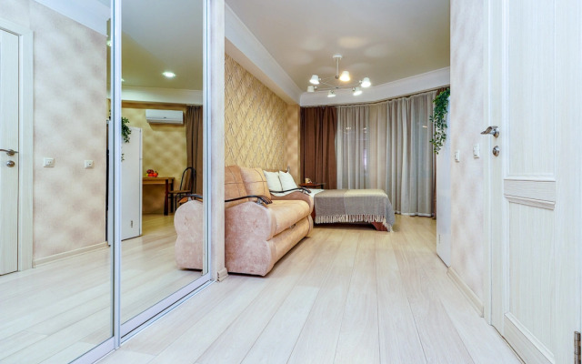 4 Krymskiy Mamayka Apartment