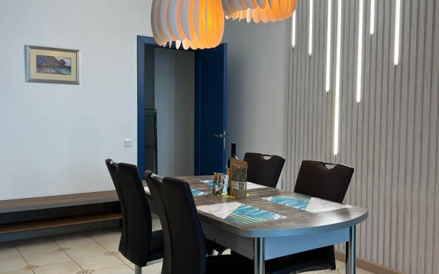 Апартаменты Афалина с зоной патио и отдельной спальной комнатой