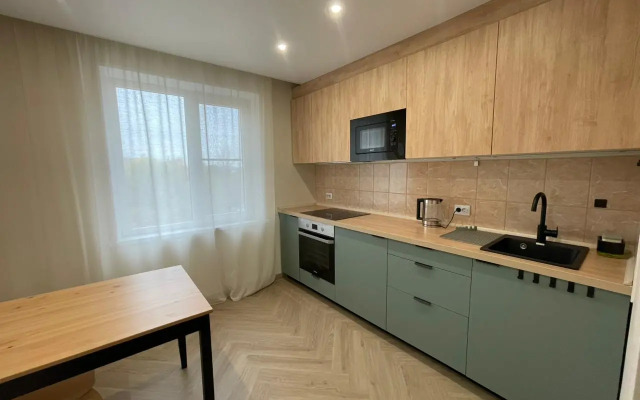 OtlichnyDen Ryadom S Zhd Vokzalom I Avroroy Flat