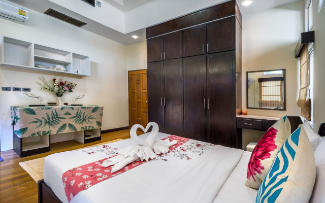 Spacious villa with private pool and parking Villa