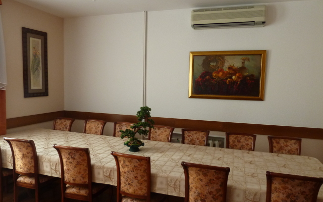 Aleksandriya Hotel