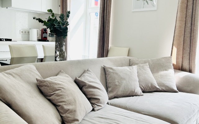 Квартира Piter Apatrments у Эрмитажа (2 спальни, парковка, кондиционер)