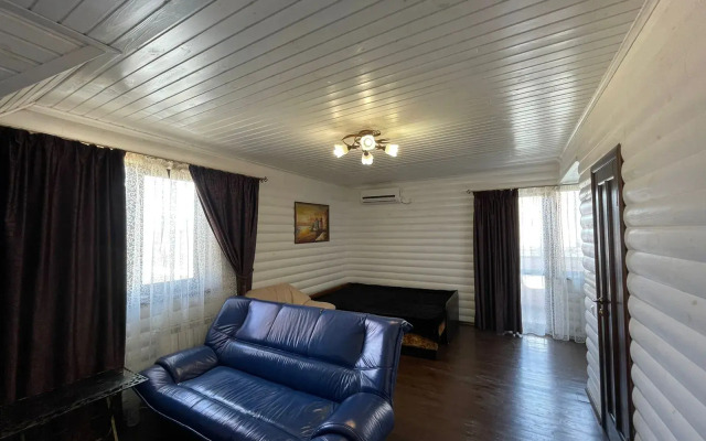 Частный Дом на Берегу Моря с Бассейном