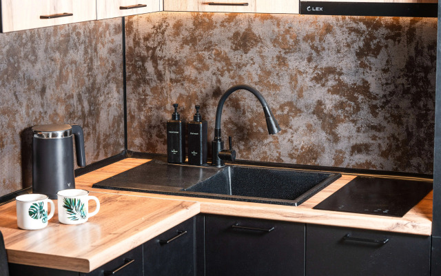 V Klubnom Komplekse s Basseynom Flat