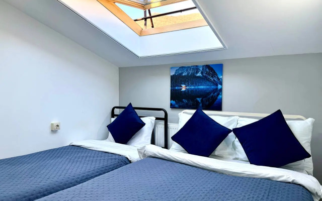 Апартаменты №11 Семейный Люкс на мансардном этаже