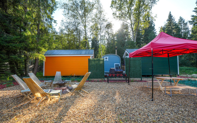 Шале Желтый домик в лесу на Живописной улице