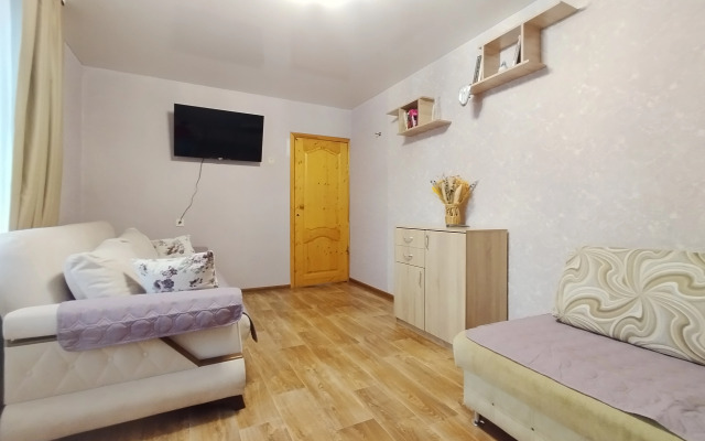 Dvukhkomnatnye Na Komsomolskoy Apartment