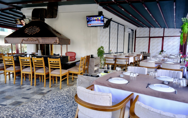 BLOOMTALYA Hotel