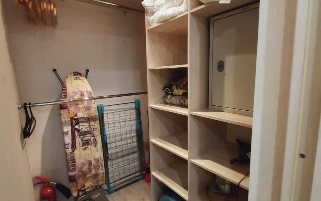 Na Ostrovskogo Apartments