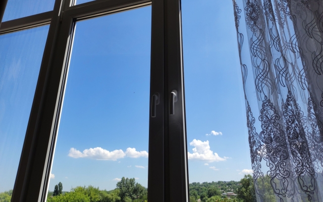 V Centre Pyatigorska s Vidom na Reku Flat