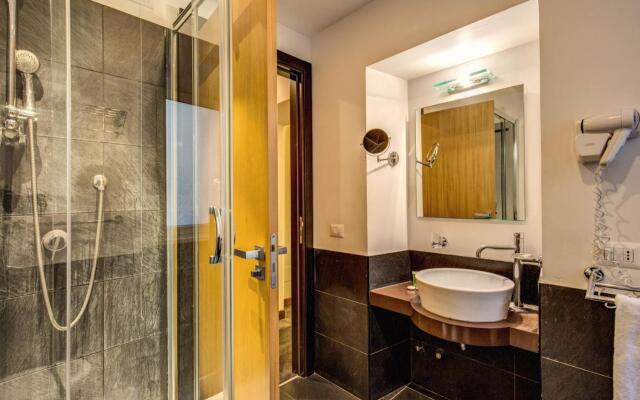 Hotel Trevi