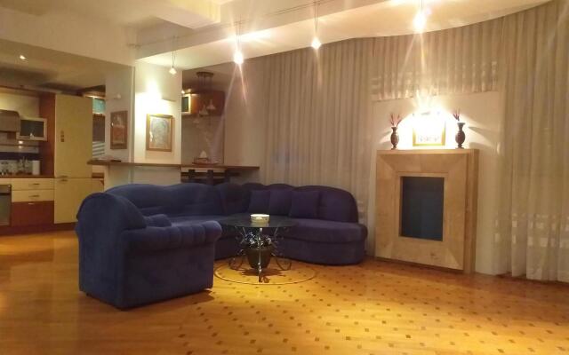 Kvartira V Tsentre G.baku, S Vidom Na More! Apartments