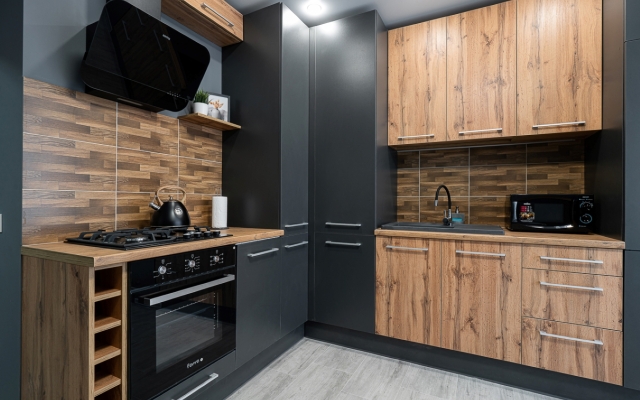 Апартаменты Чёрное дерево 2.0