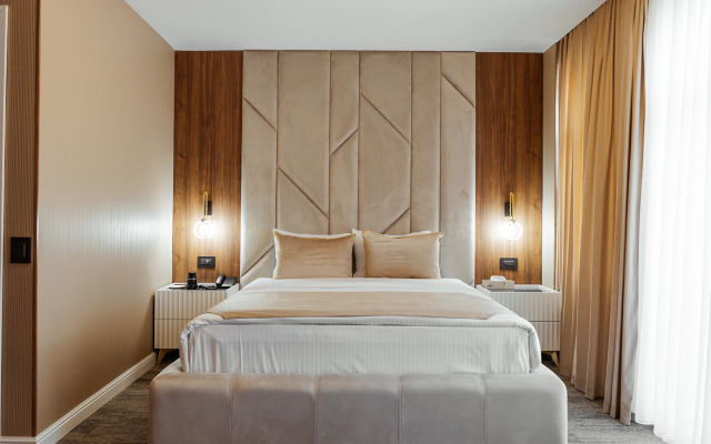 White Breeze Baku Hotel