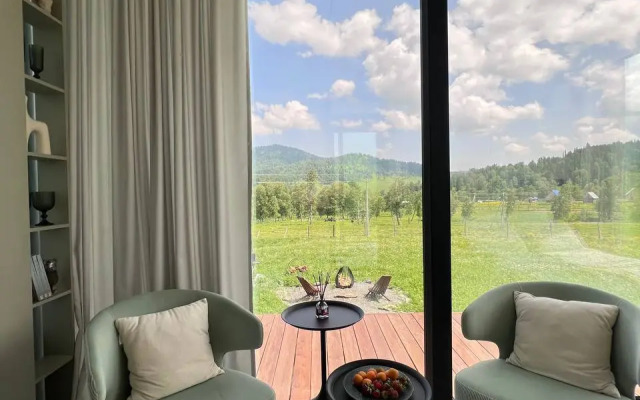 Гостевой дом Зеркальный дом в горах