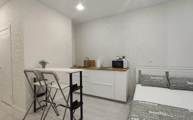 Studiya U Zh/d Vokzala Na 31 Etazhe Flat