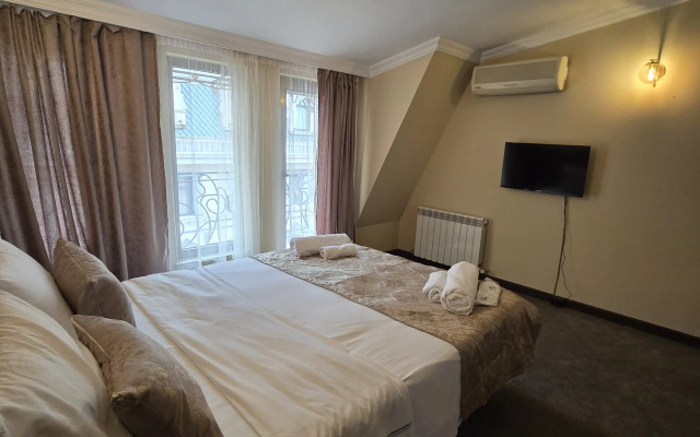 Ritsa Hotel