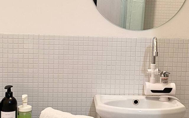 Na Beregu Reki, Tsentr Goroda, Samostoyatelnoye Zaselenie Apartments