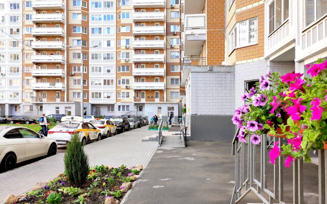 Polinyi Osipenko 2/2 Apartments
