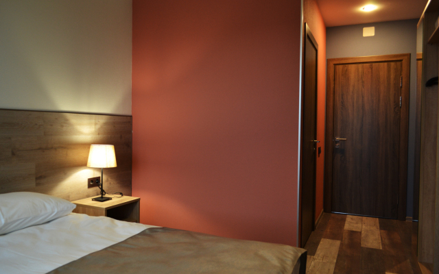 65HOME Guest House