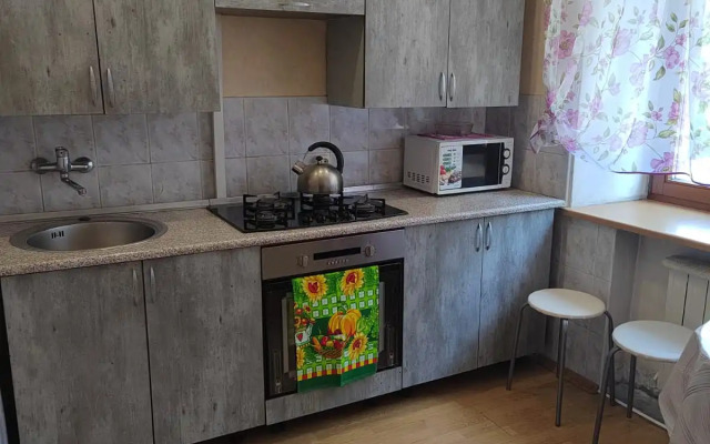 UYUT Na Ulitse Bratiev Kadomtsevyih Apartments