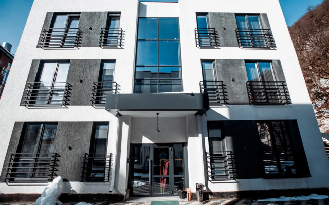 Goryi Apartments 1