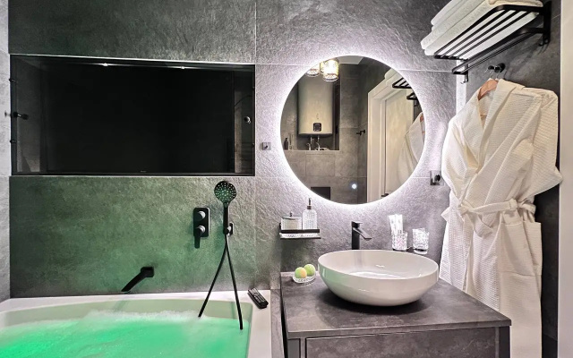 Apartamenty UHIKAL'̱NAA STUDIA S MINI-BASCEJHOM NA DVOIH!