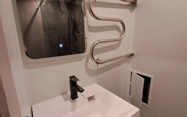 Studiya na 4 etazhe Apartments