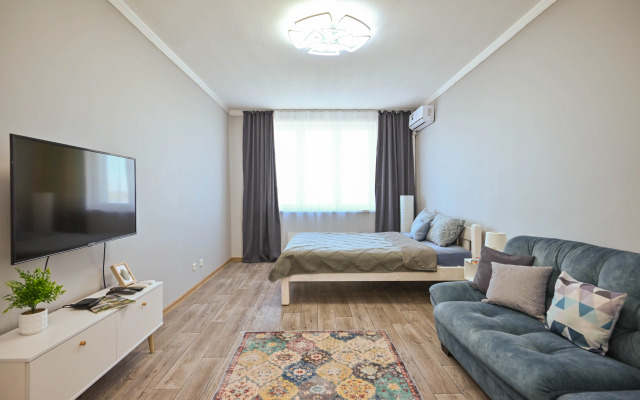 Uyutnaya S Dizaynerskim Remontom I Shikarnym Vidom Flat