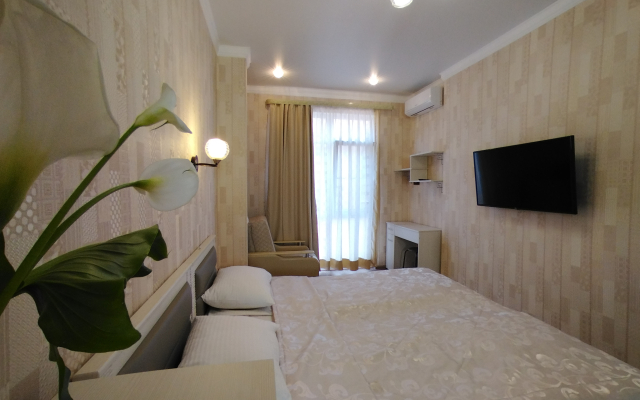 Sirius Vozle Morya Flat