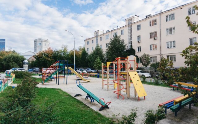 Apartment on Malysheva 4B