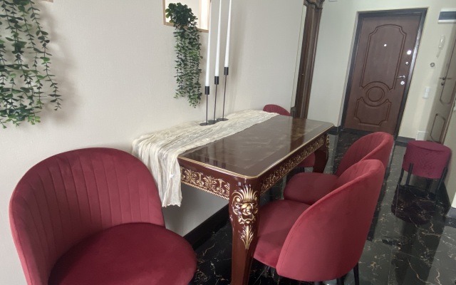 Studiya na Sverdlova Flat