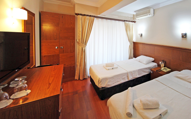 Ucem Otel Golden Sea Hotel