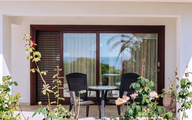 Karavi Villa