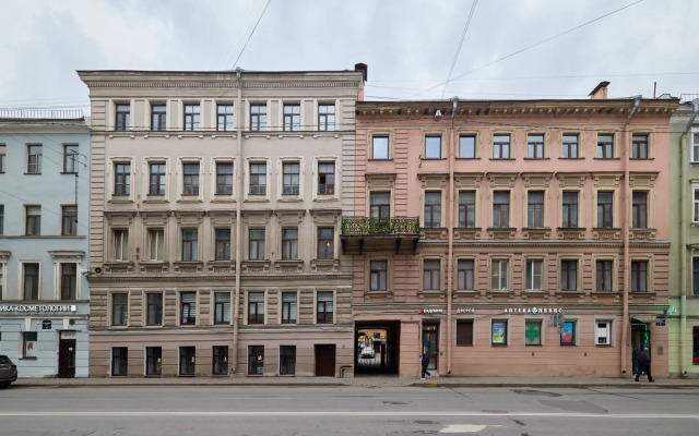 Dvukhkomnatnaya V Tsentre Sankt-Peterburga Dlya 8 Gostey Flat