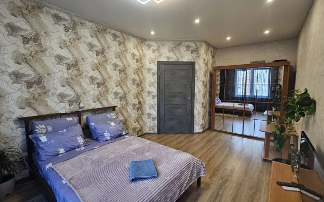 Квартира просторная на бульваре Космонавтов 5