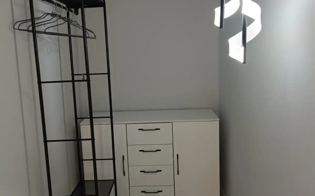 S Dzhakuzi I Illyuminatsiey Flat
