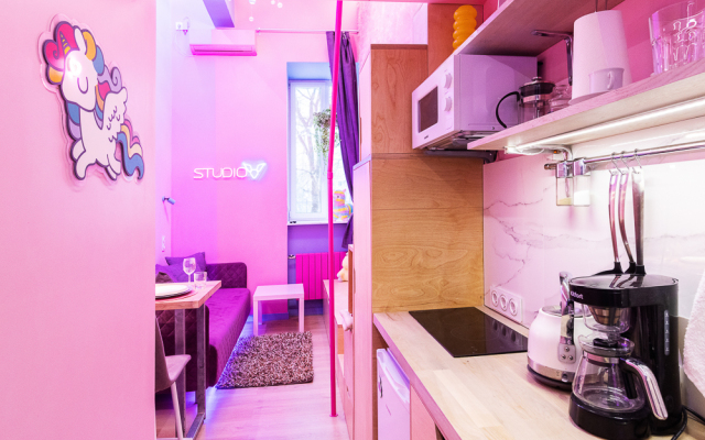 Studio v Rainbow Apartments