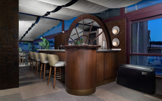 Отель Gentle Tom