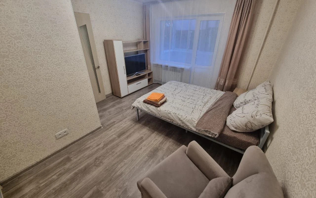 Uyutnaya kvartira v spalnom rayone Flat