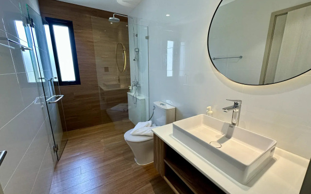 The Titie Halo1 Apartments