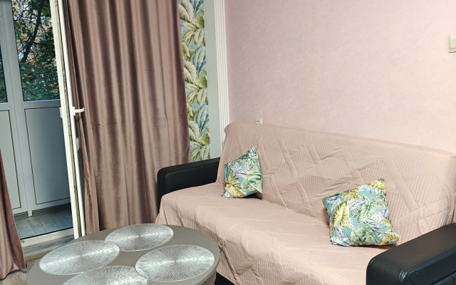 U Muzeya Yantarya Flat
