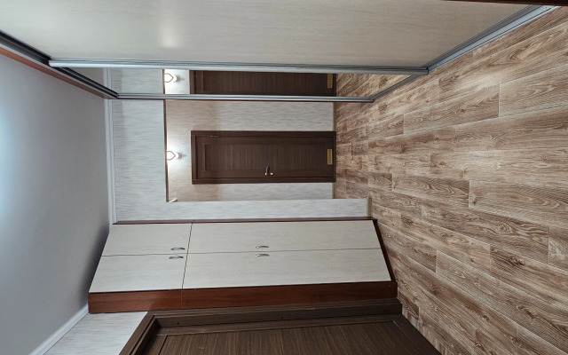 Trekhkomnatnye Na Yemlyutina Flat