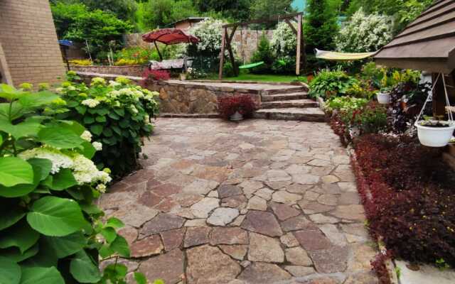 Radevichi Guest House