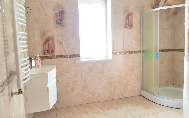 Kottedzh Pozitiv S Banya/sauna, Karaoke V Brest Guest house